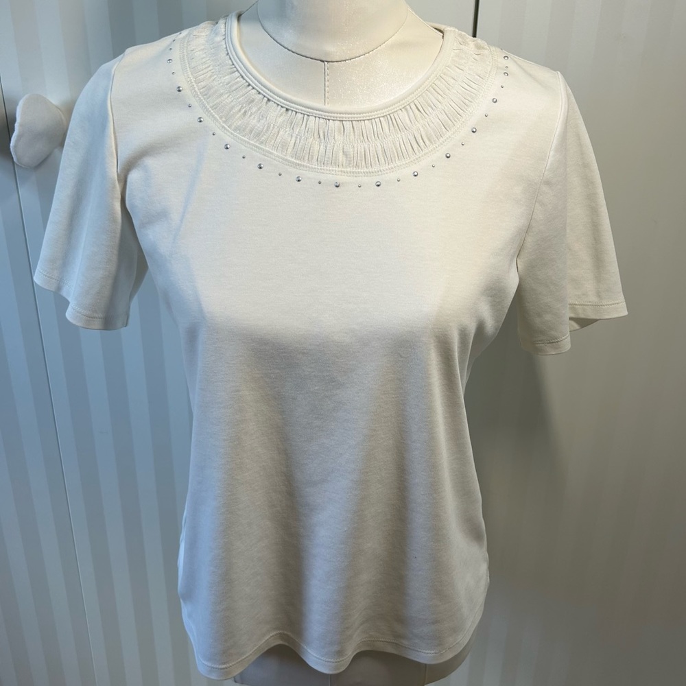 Alia petite white silver gathered collar soft stretchy tee Size S